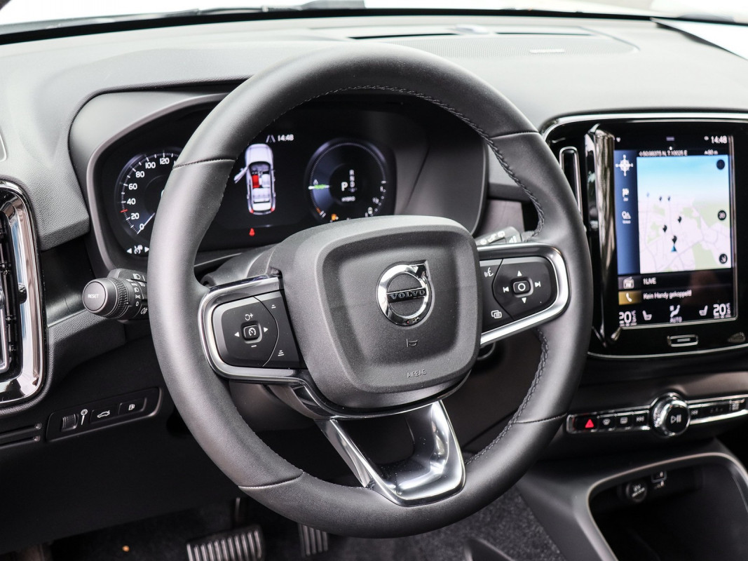 Volvo XC40 T4 - SUV/Off-road - Weiss - Gebrauchtwagen - Bild 10