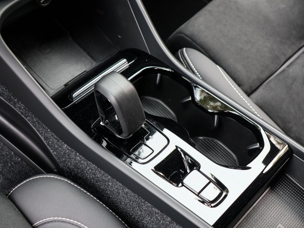 Volvo XC40 T4 - SUV/Off-road - Weiss - Gebrauchtwagen - Bild 11