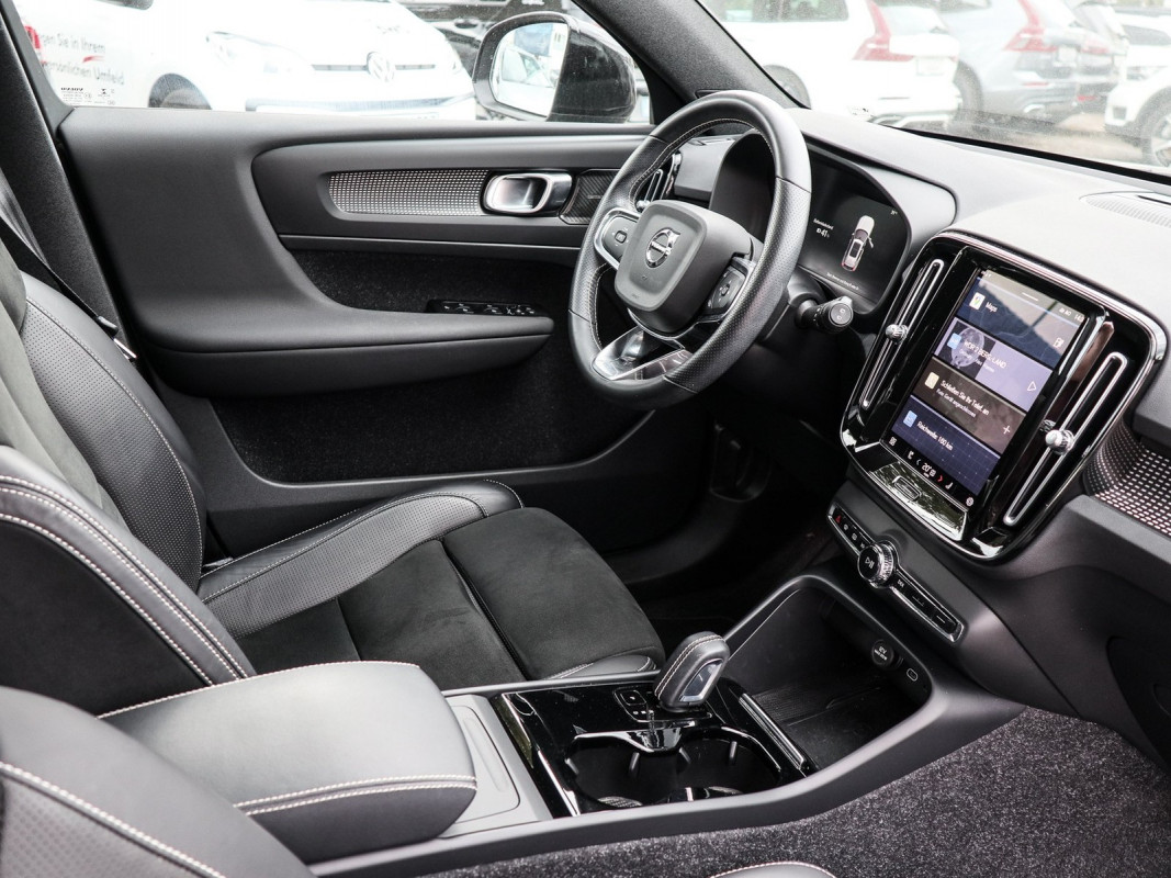Volvo XC40 P8 - SUV/Off-road - Schwarz - Gebrauchtwagen - Bild 3
