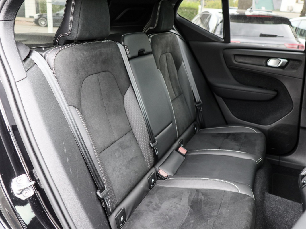 Volvo XC40 P8 - SUV/Off-road - Schwarz - Gebrauchtwagen - Bild 5