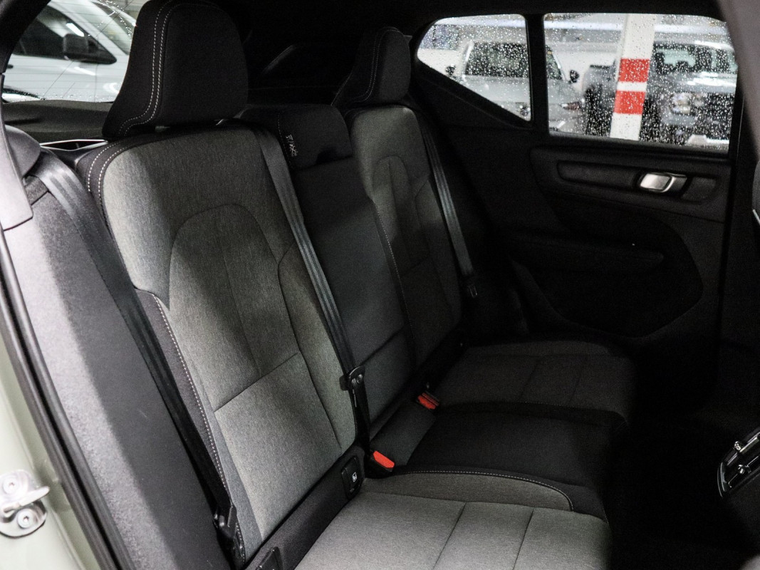 Volvo XC40 B3 (B) - SUV/Off-road - Grün - Gebrauchtwagen - Bild 5