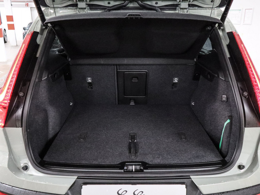 Volvo XC40 B3 (B) - SUV/Off-road - Grün - Gebrauchtwagen - Bild 10