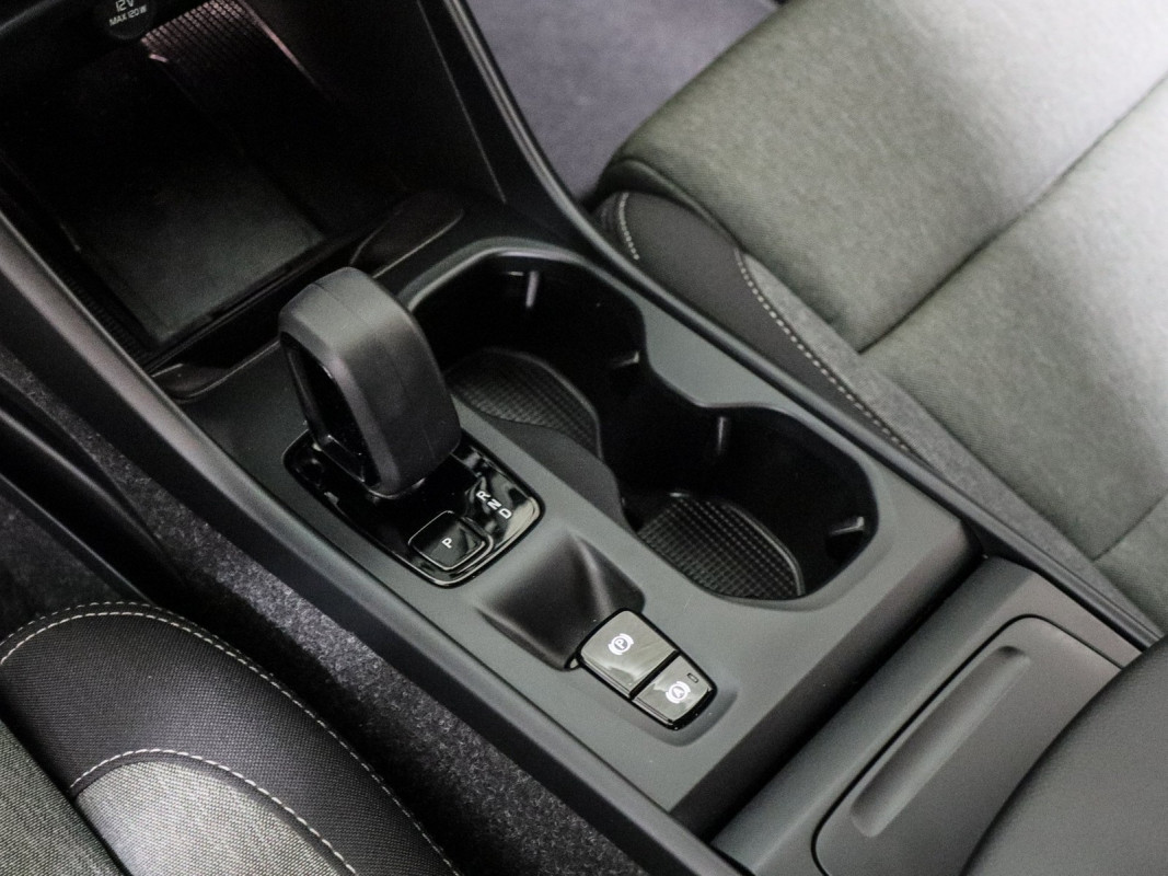 Volvo XC40 B3 (B) - SUV/Off-road - Grün - Gebrauchtwagen - Bild 12