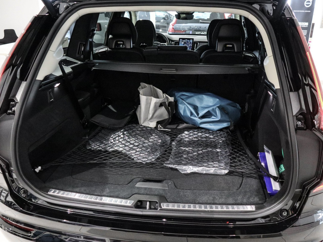Volvo XC90 T8 Ultra Dark - SUV/Off-road - Schwarz - Neuwagen - Bild 10
