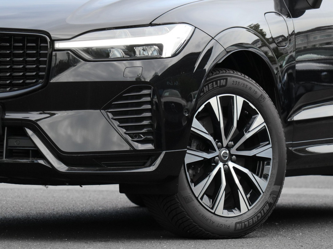 Volvo XC60 T8 Plug-In Hybrid AWD - SUV/Off-road - Schwarz - Gebrauchtwagen - Bild 6