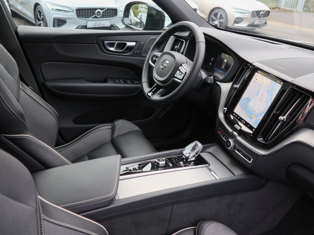 Volvo XC60 T8 Recharge AWD - SUV/Off-road - Schwarz - Gebrauchtwagen - Bild 3