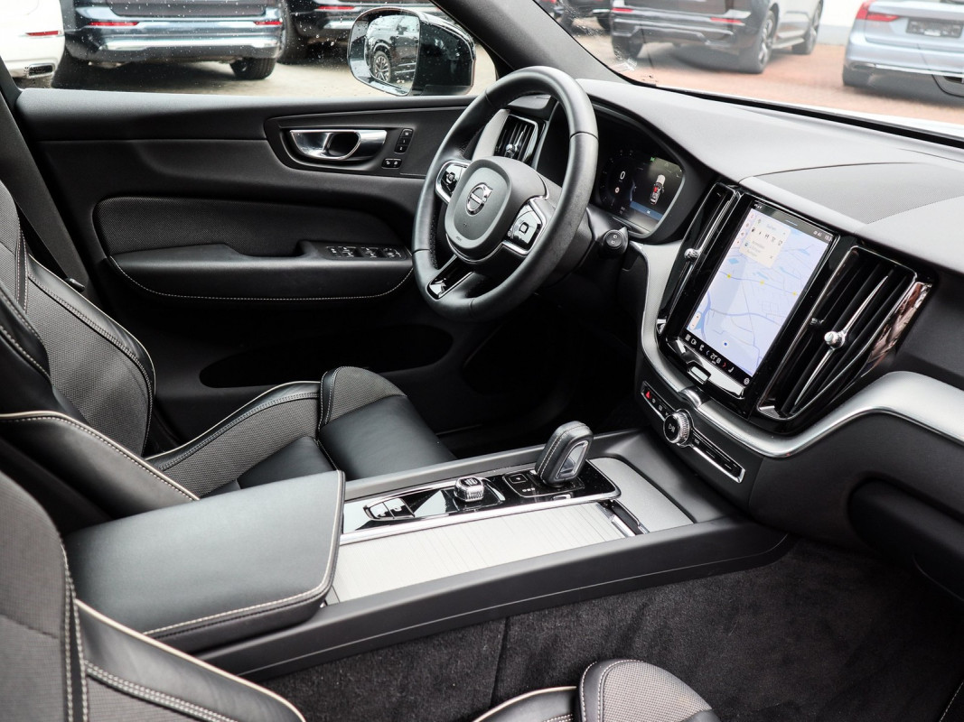 Volvo XC60 T6 - SUV/Off-road - Weiss - Gebrauchtwagen - Bild 3