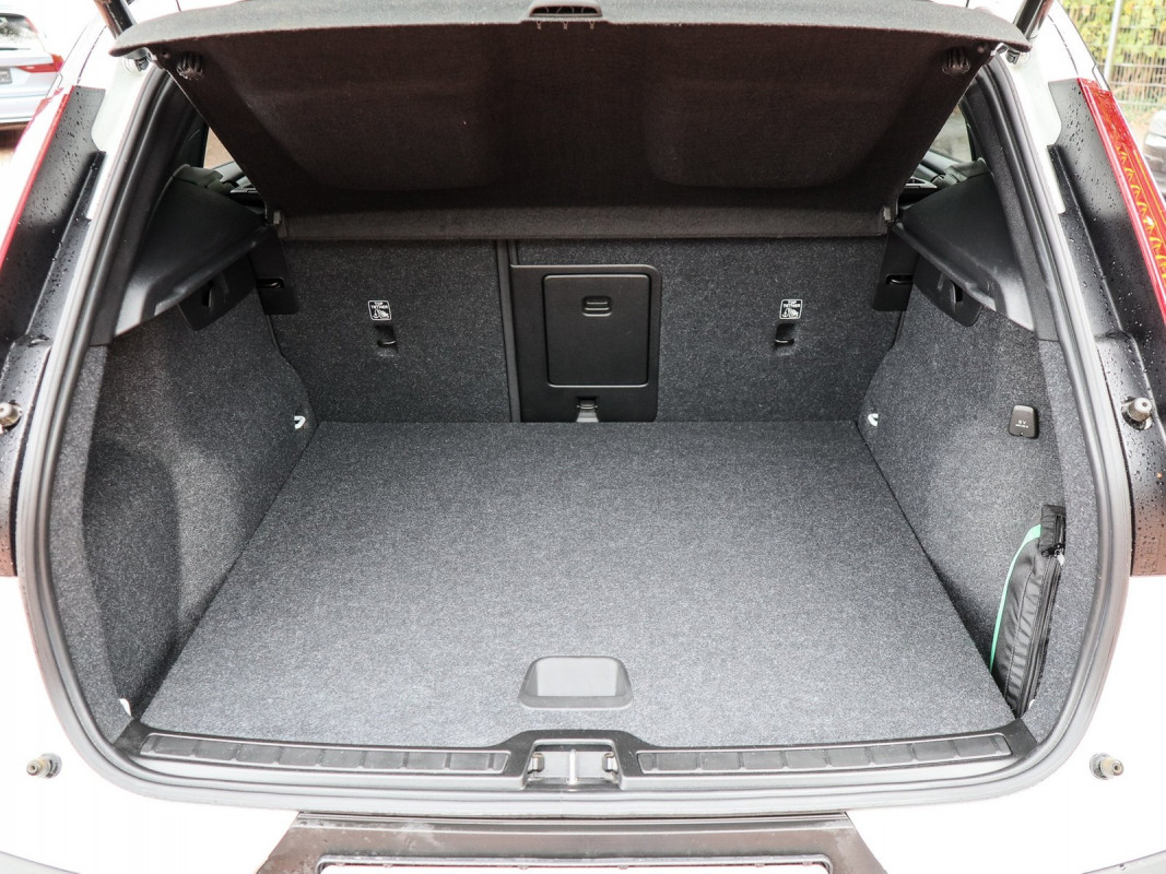 Volvo XC40 P8 - SUV/Off-road - Weiss - Gebrauchtwagen - Bild 12