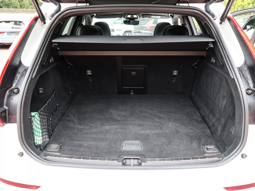 Volvo XC60 T6 - SUV/Off-road - Weiss - Gebrauchtwagen - Bild 12