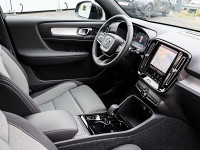 Volvo XC40 Plus Black Edition - SUV/Off-road - Schwarz - Gebrauchtwagen - Bild 3