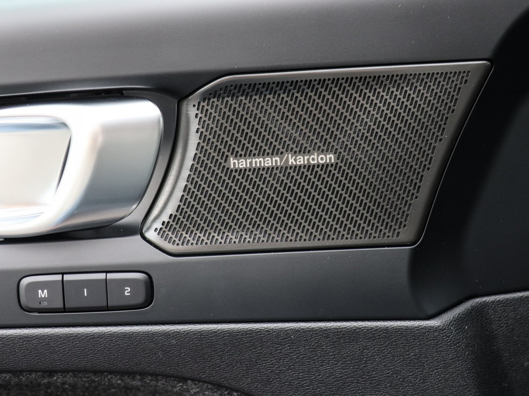 Volvo XC40 Plus Black Edition - SUV/Off-road - Schwarz - Gebrauchtwagen - Bild 15