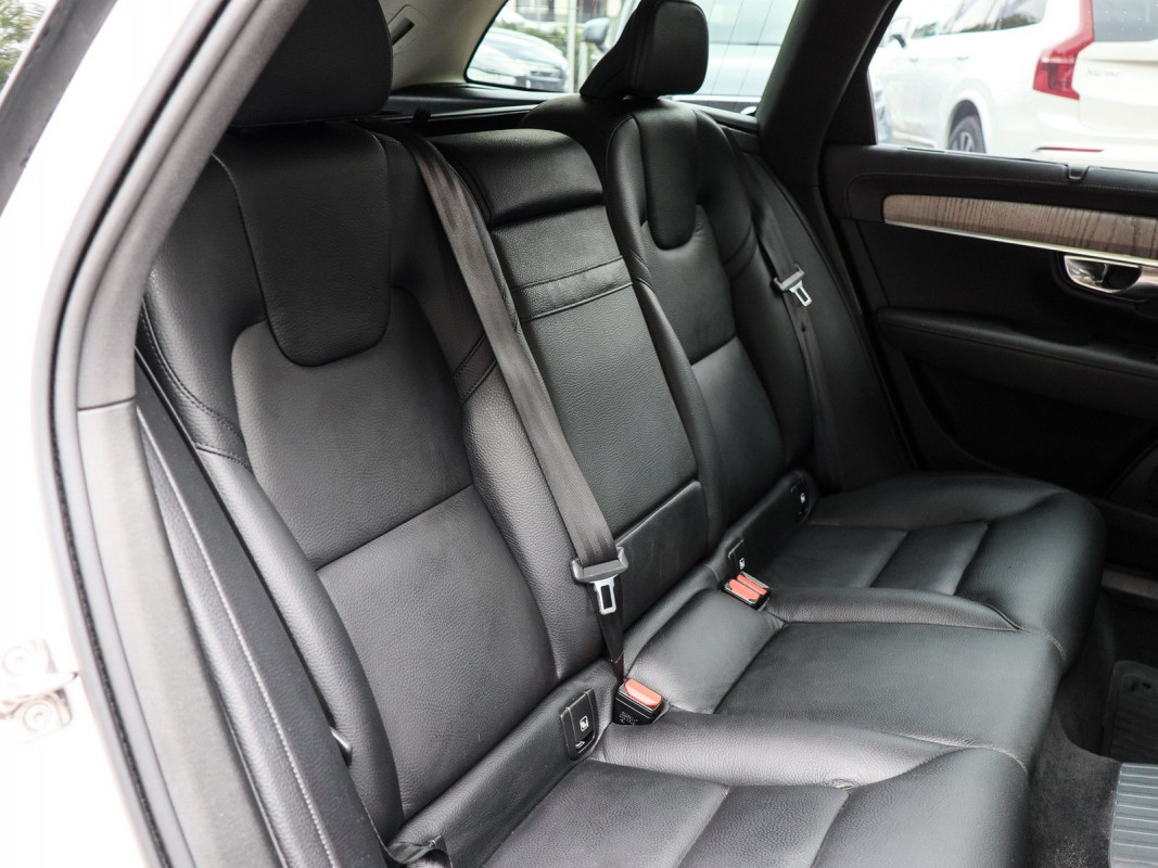 Volvo V90 Kombi T8 - Kombi - Weiss - Gebrauchtwagen - Bild 5