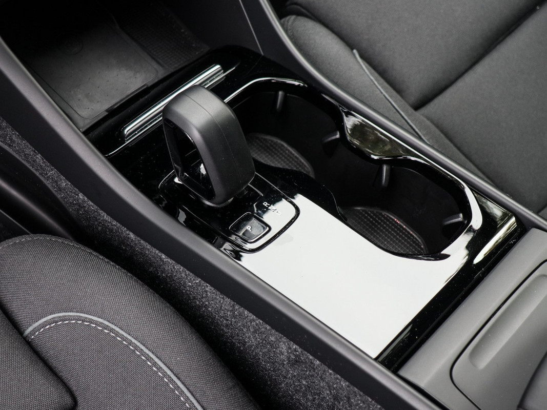 Volvo C40 - SUV/Off-road - Grau - Gebrauchtwagen - Bild 11