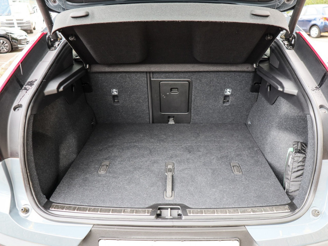 Volvo C40 - SUV/Off-road - Grau - Gebrauchtwagen - Bild 12