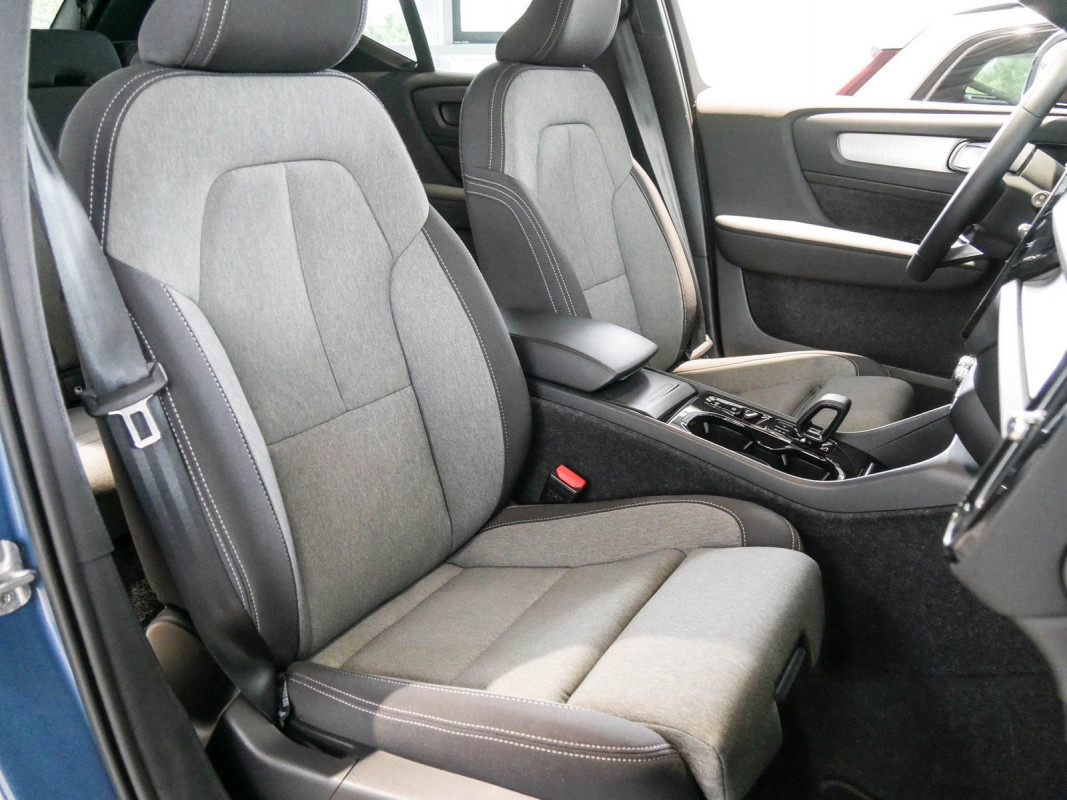 Volvo XC40 - SUV/Off-road - Blau - Gebrauchtwagen - Bild 7