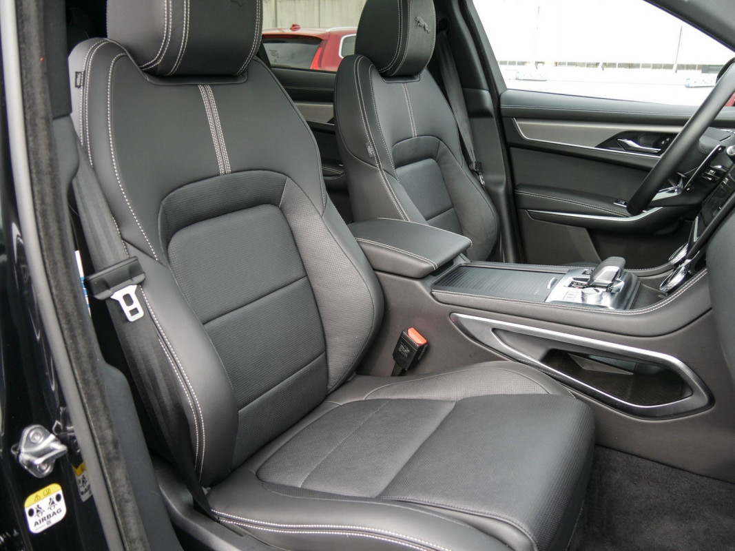 Jaguar F-PACE D300 R-Dynamic SE 90th Anniversary Edition - SUV/Off-road - Schwarz - Gebrauchtwagen - Bild 15