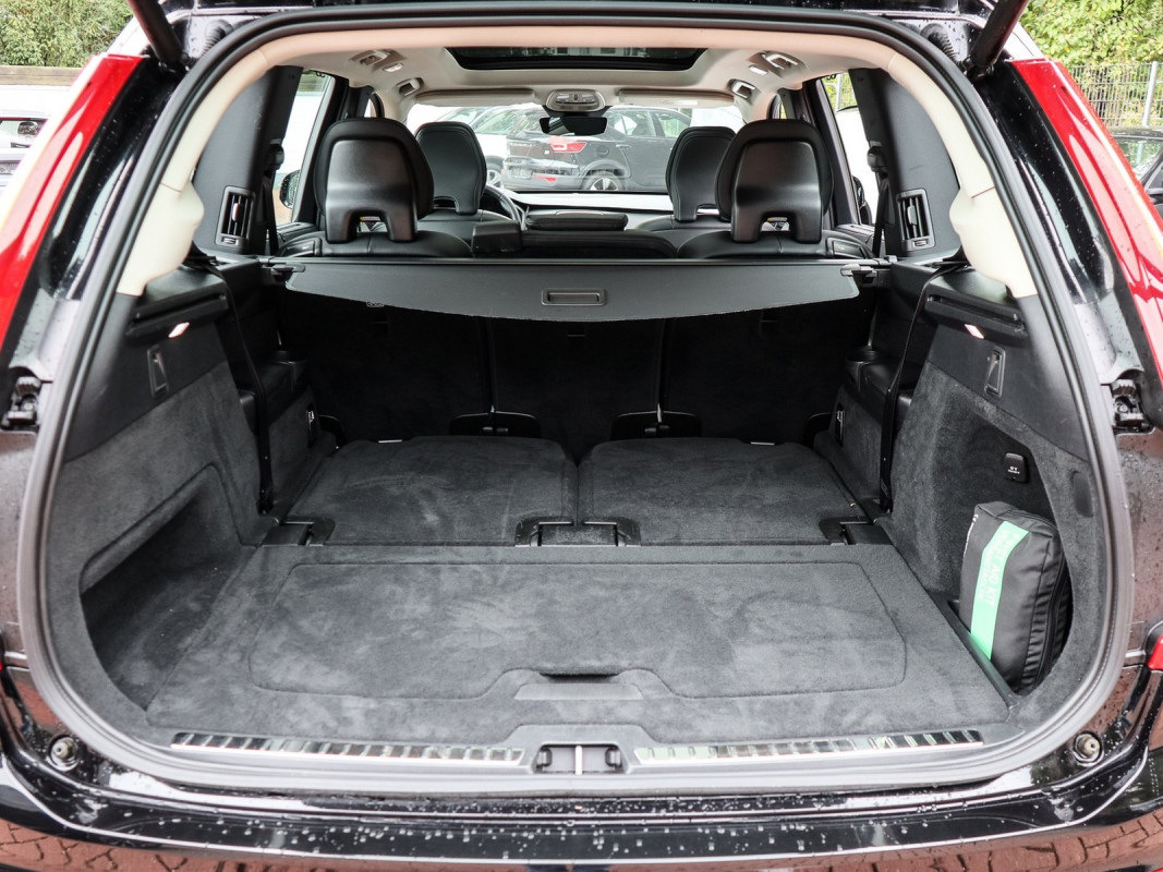 Volvo XC90 T8 - SUV/Off-road - Schwarz - Gebrauchtwagen - Bild 11