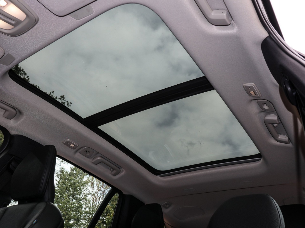 Volvo XC90 T8 - SUV/Off-road - Schwarz - Gebrauchtwagen - Bild 12