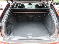 Volvo XC60 B4 - SUV/Off-road - Grau - Gebrauchtwagen - Bild 11