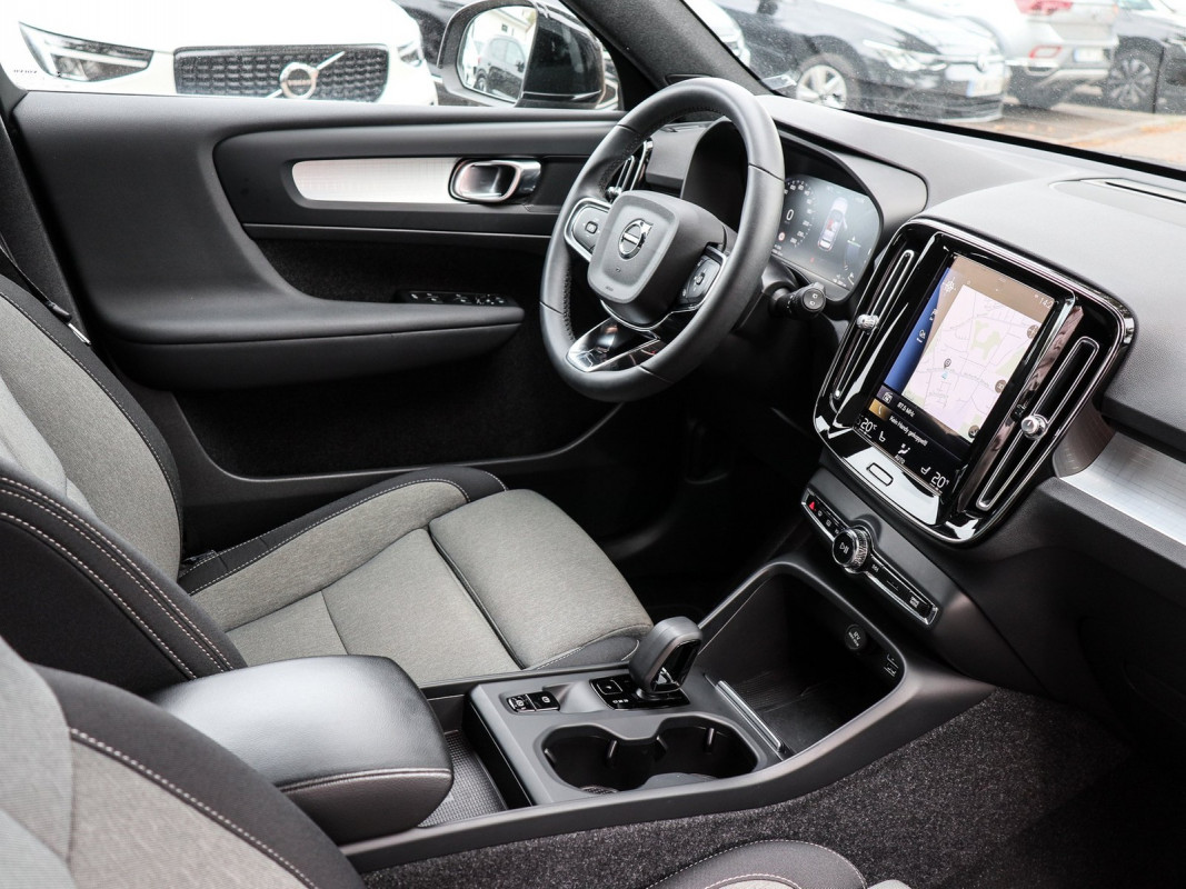 Volvo XC40 T4 - SUV/Off-road - Schwarz - Gebrauchtwagen - Bild 3
