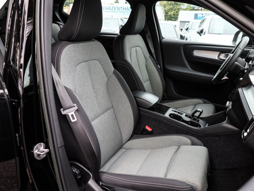 Volvo XC40 T4 - SUV/Off-road - Schwarz - Gebrauchtwagen - Bild 7