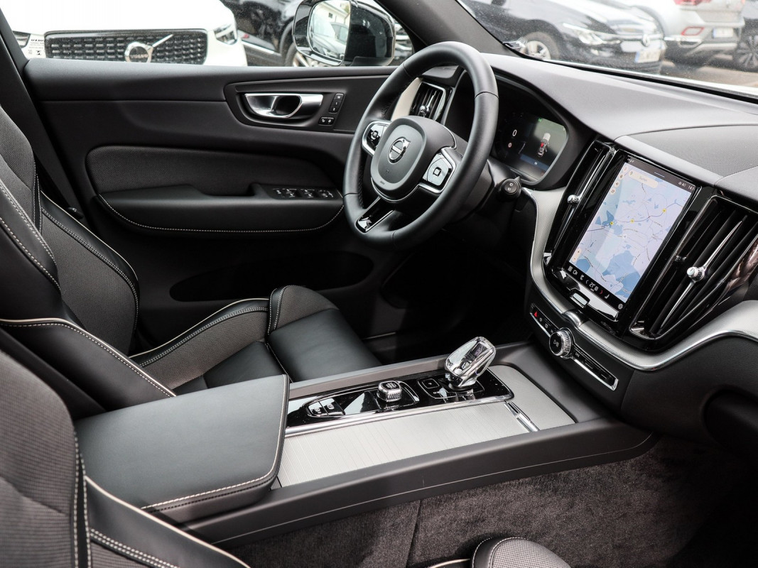Volvo XC60 T6 - SUV/Off-road - Weiss - Gebrauchtwagen - Bild 3