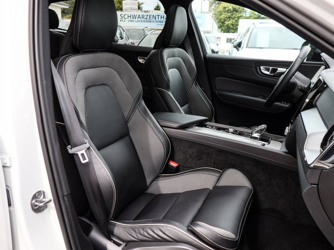 Volvo XC60 T6 - SUV/Off-road - Weiss - Gebrauchtwagen - Bild 7