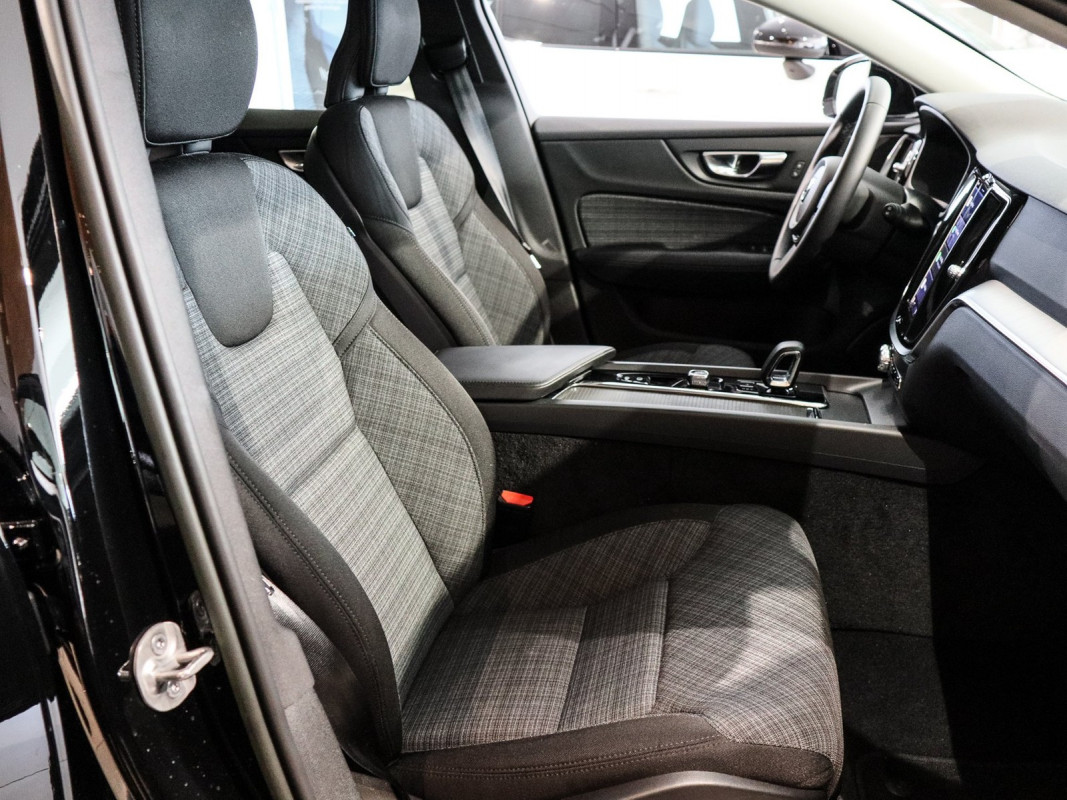 Volvo V60 Kombi B4 - Kombi - Schwarz - Gebrauchtwagen - Bild 7