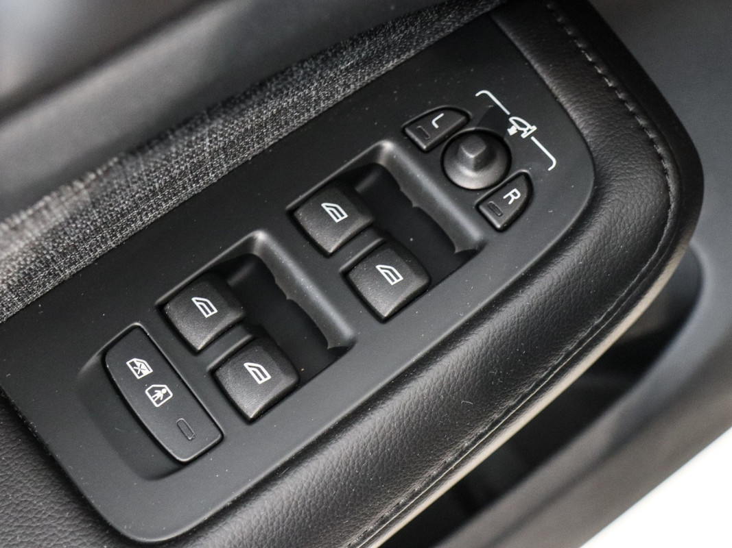 Volvo V60 Kombi B4 - Kombi - Schwarz - Gebrauchtwagen - Bild 14