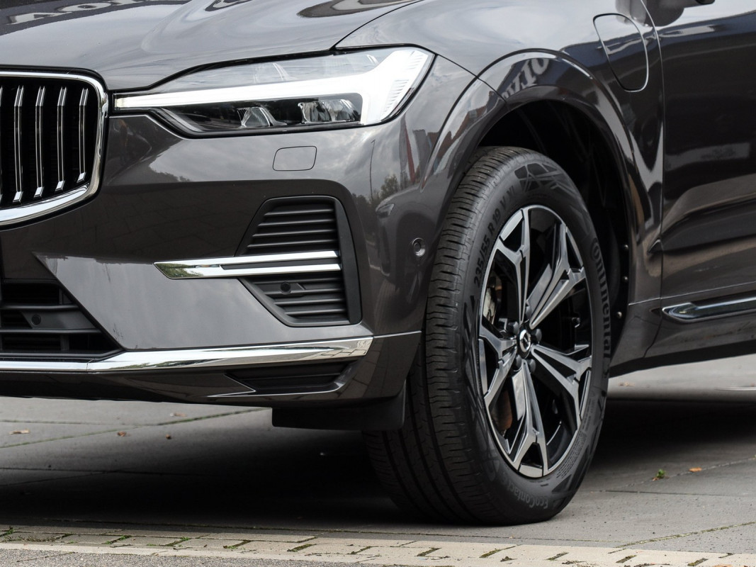Volvo XC60 T6 AWD Recharge - SUV/Off-road - Grau - Gebrauchtwagen - Bild 6