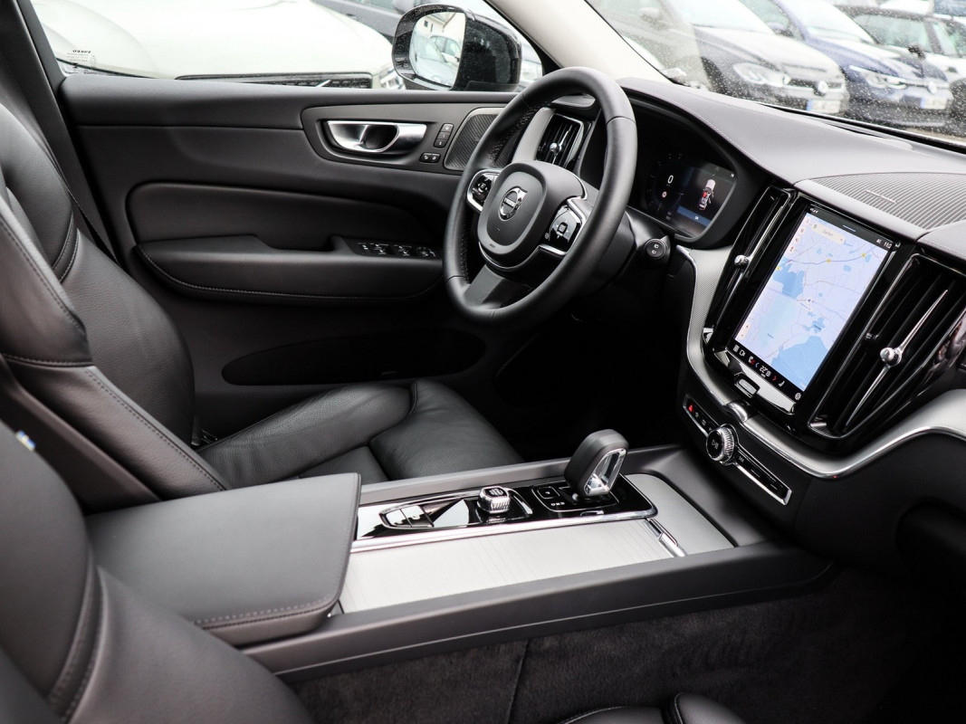 Volvo XC60 T8 Recharge - SUV/Off-road - Silber - Gebrauchtwagen - Bild 3