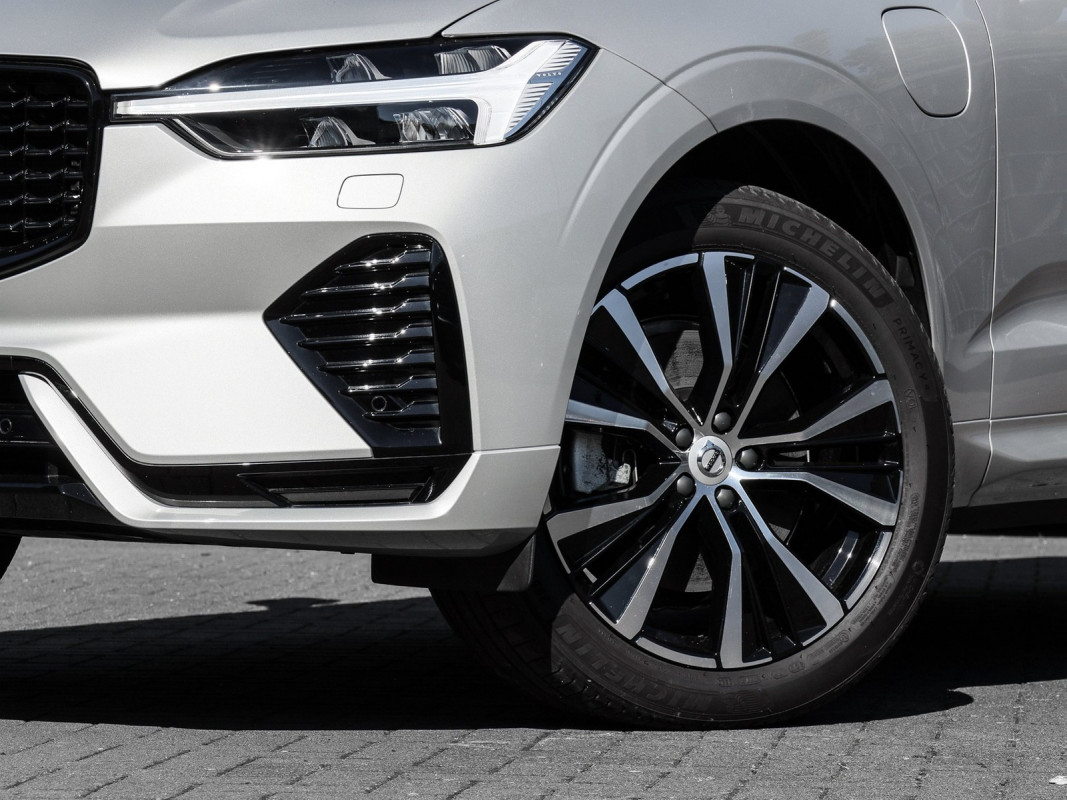 Volvo XC60 T8 Recharge - SUV/Off-road - Silber - Gebrauchtwagen - Bild 6