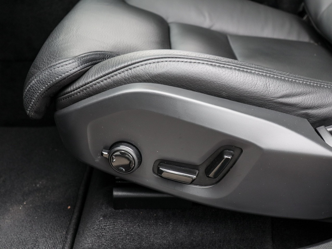 Volvo XC60 T8 Recharge - SUV/Off-road - Silber - Gebrauchtwagen - Bild 15