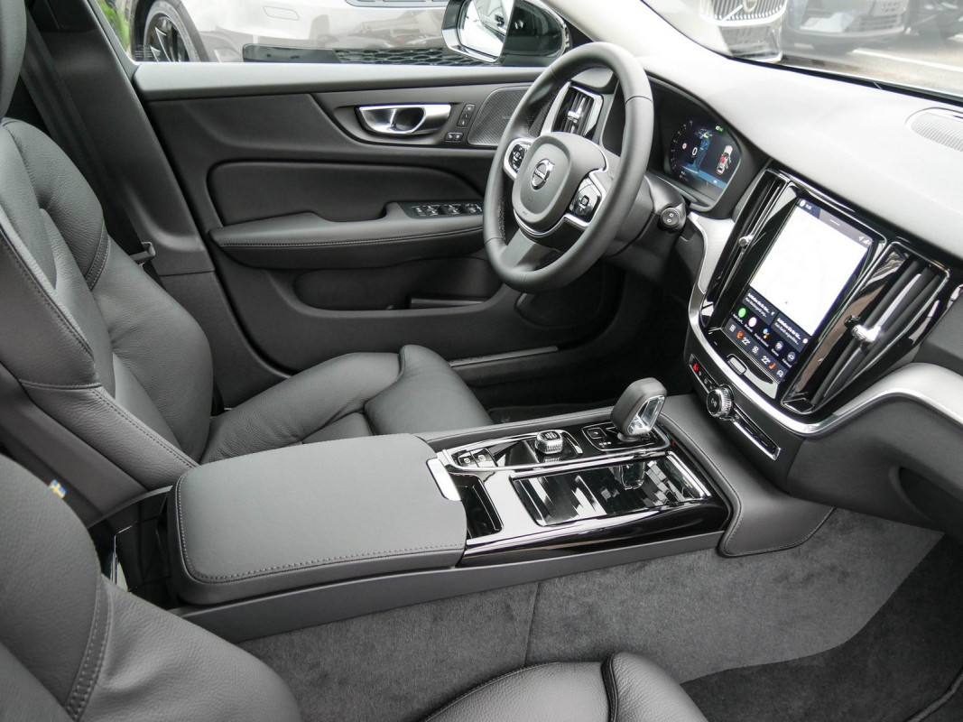 Volvo V60 T6 Plus Dark - Kombi - Grau - Gebrauchtwagen - Bild 3