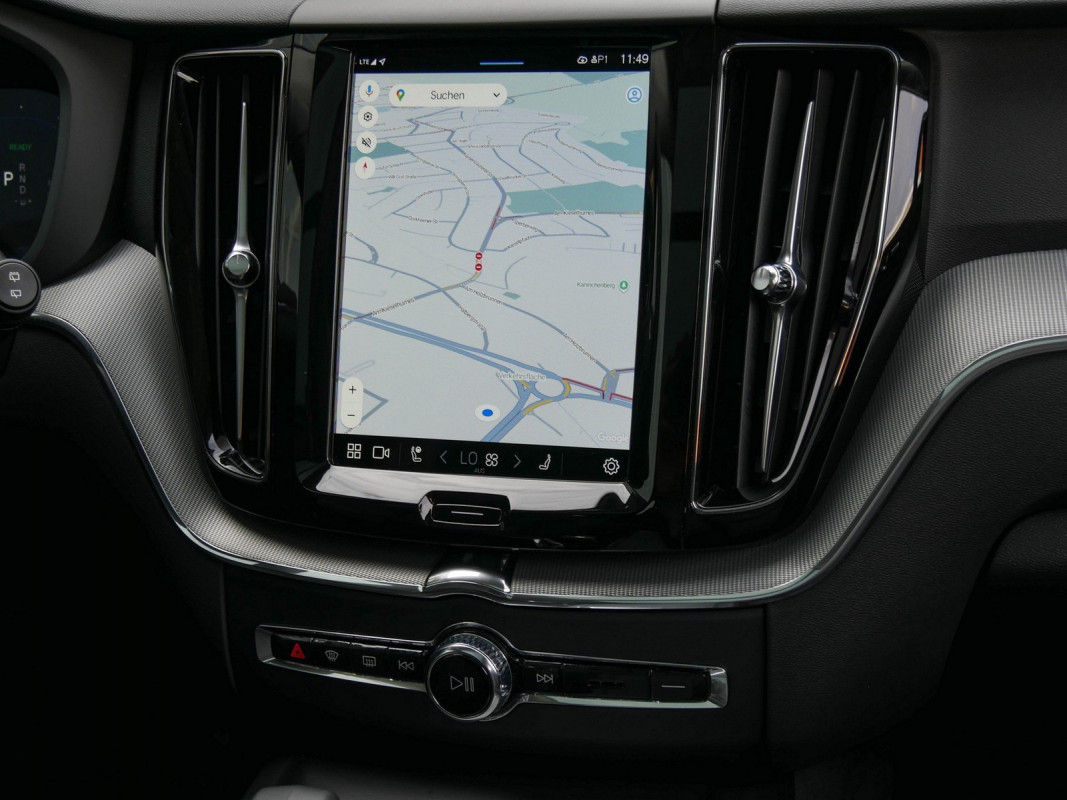 Volvo XC60 T6 Plus Dark - SUV/Off-road - Weiss - Gebrauchtwagen - Bild 9