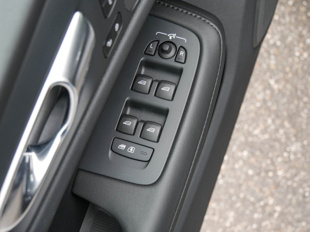 Volvo V60 T6 Plus Dark - Kombi - Schwarz - Gebrauchtwagen - Bild 15