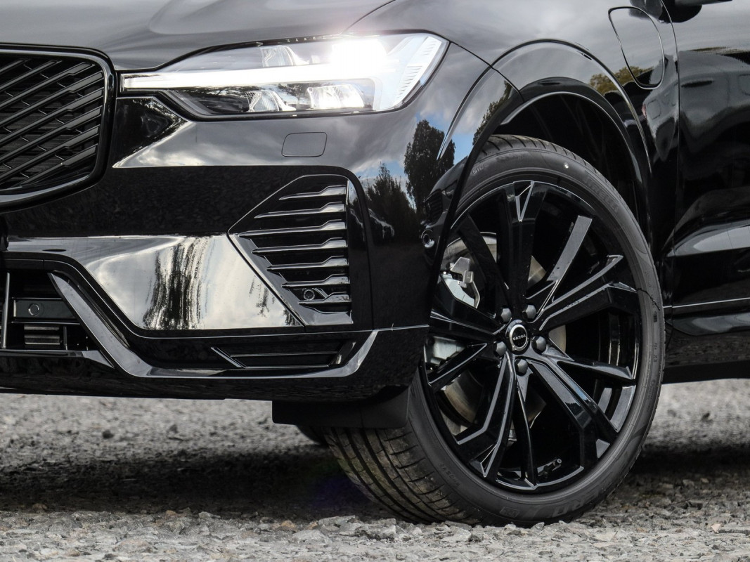 Volvo XC60 T6 Plus Black Edition - SUV/Off-road - Schwarz - Neuwagen - Bild 5