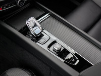 Volvo XC60 T6 Plus Black Edition - SUV/Off-road - Schwarz - Neuwagen - Bild 9
