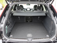 Volvo XC60 T6 Plus Black Edition - SUV/Off-road - Schwarz - Neuwagen - Bild 10
