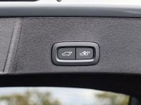 Volvo XC40 B3 Plus Black Edition - SUV/Off-road - Grau - Neuwagen - Bild 15