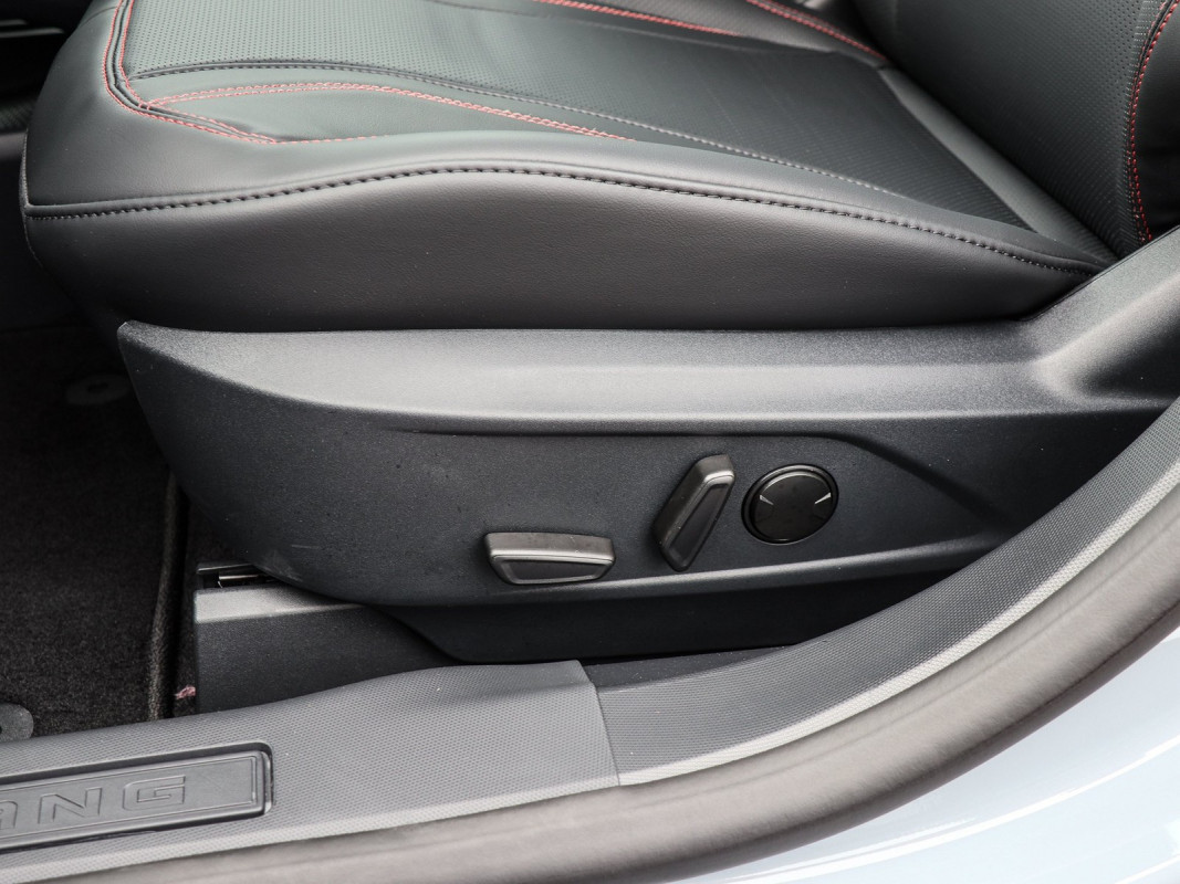 Ford Mustang Mach-E - SUV/Off-road - Grau - Gebrauchtwagen - Bild 12