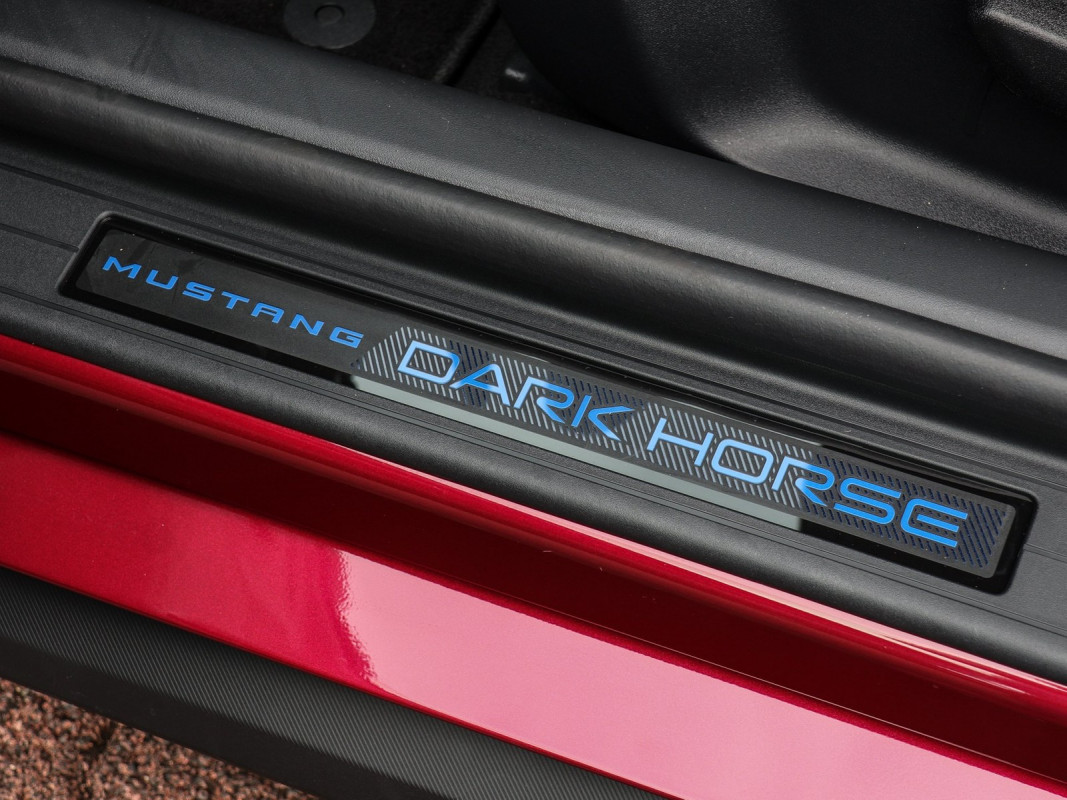 Ford Mustang Fastback Dark Horse - Sportwagen/Coupé - Rot - Neuwagen - Bild 15