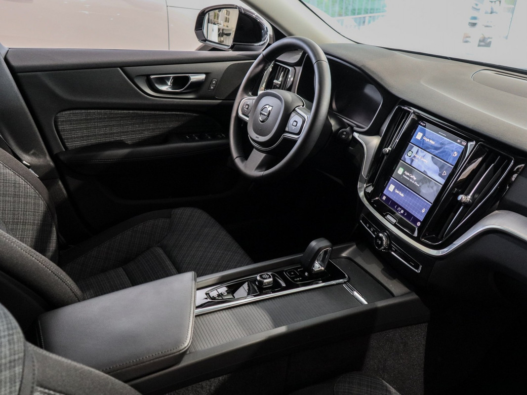 Volvo V60 Kombi B4 - Kombi - Schwarz - Gebrauchtwagen - Bild 3