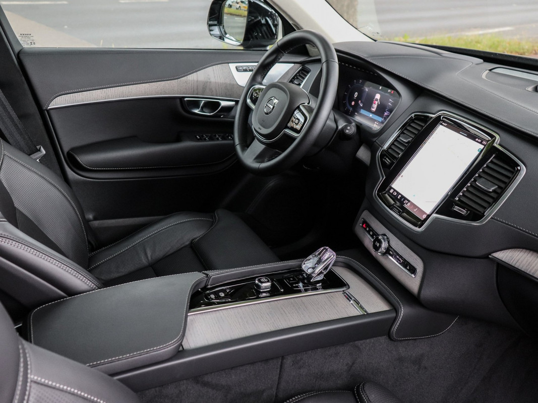 Volvo XC90 T8 Recharge AWD - SUV/Off-road - Schwarz - Gebrauchtwagen - Bild 3