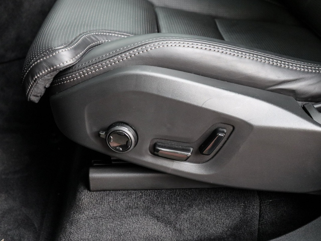 Volvo XC90 T8 Recharge AWD - SUV/Off-road - Schwarz - Gebrauchtwagen - Bild 14