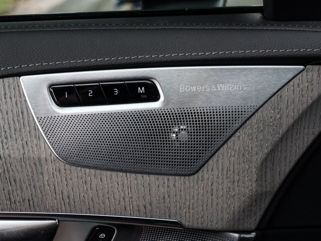 Volvo XC90 T8 Recharge AWD - SUV/Off-road - Schwarz - Gebrauchtwagen - Bild 15