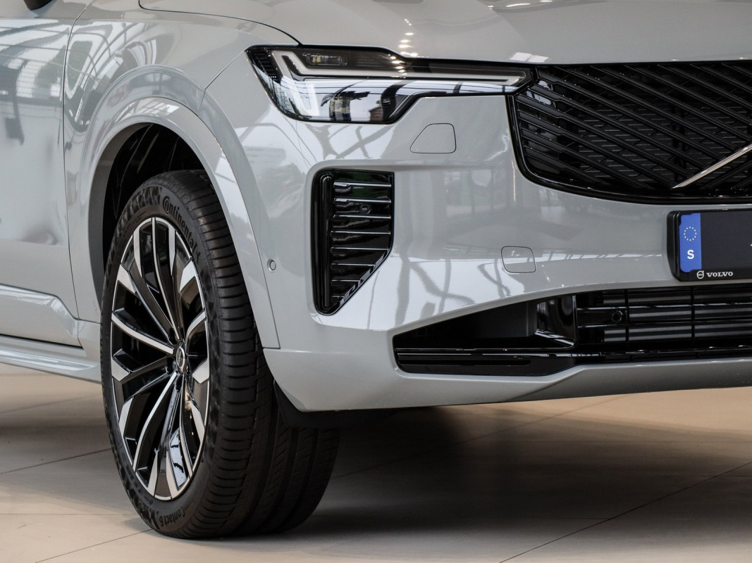 Volvo XC90 T8 AWD Recharge Reskin - SUV/Off-road - Grau - Gebrauchtwagen - Bild 6