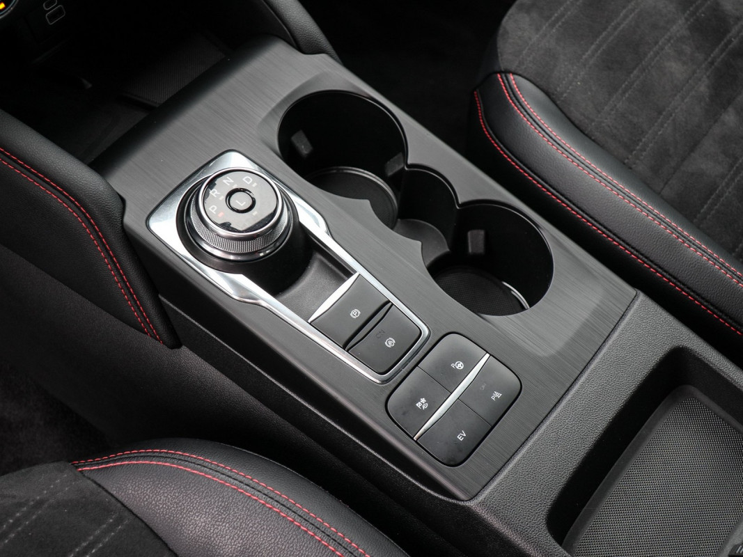 Ford Kuga - SUV/Off-road - Weiss - Gebrauchtwagen - Bild 12