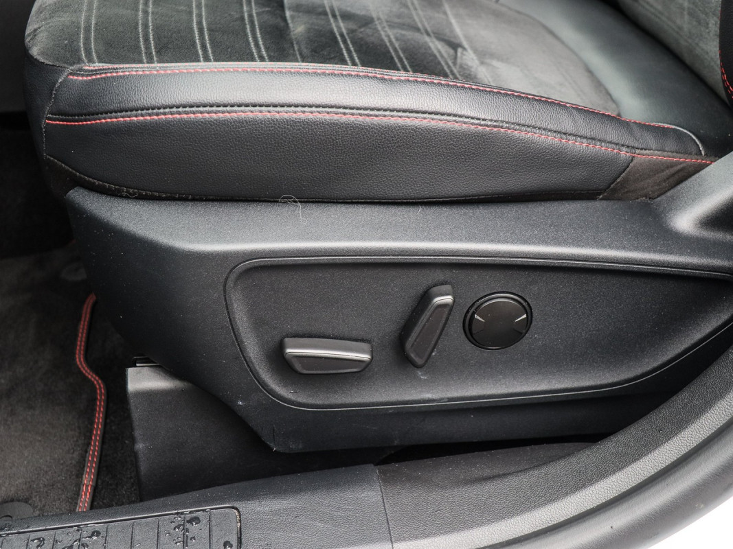 Ford Kuga - SUV/Off-road - Weiss - Gebrauchtwagen - Bild 15