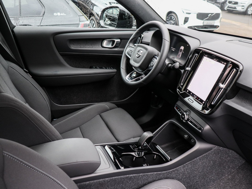 Volvo C40 Recharge - SUV/Off-road - Schwarz - Gebrauchtwagen - Bild 3
